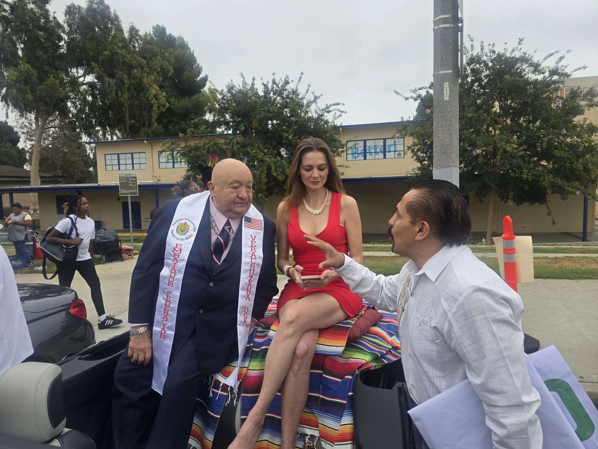 Club de Chilangos en el desfile del comité 2025. Foto 5 de 20.