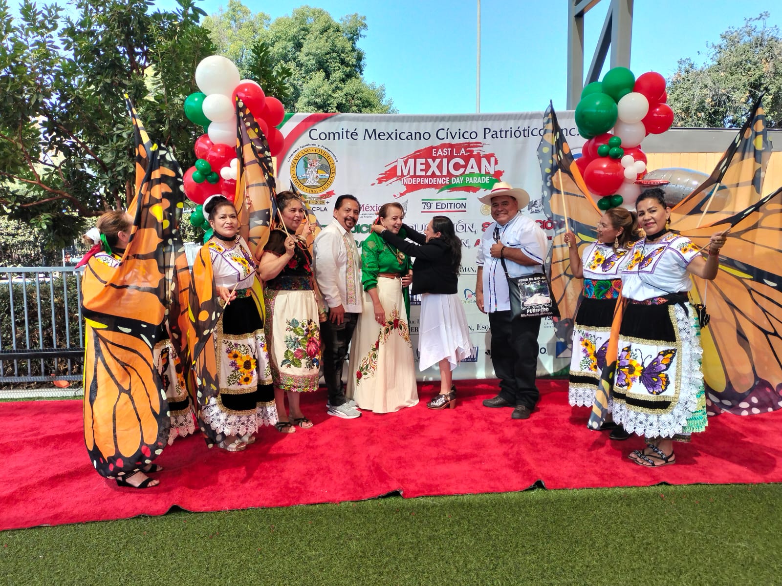Club de Chilangos en el desfile del comité 2025. Foto 7 de 20.