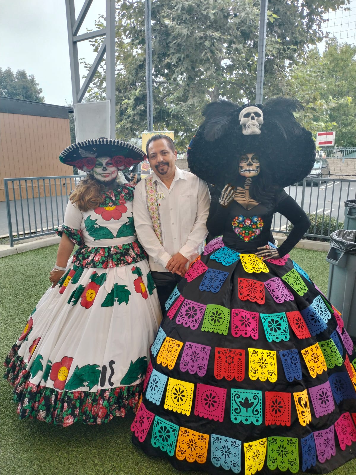Club de Chilangos en el desfile del comité 2025. Foto 10 de 20.